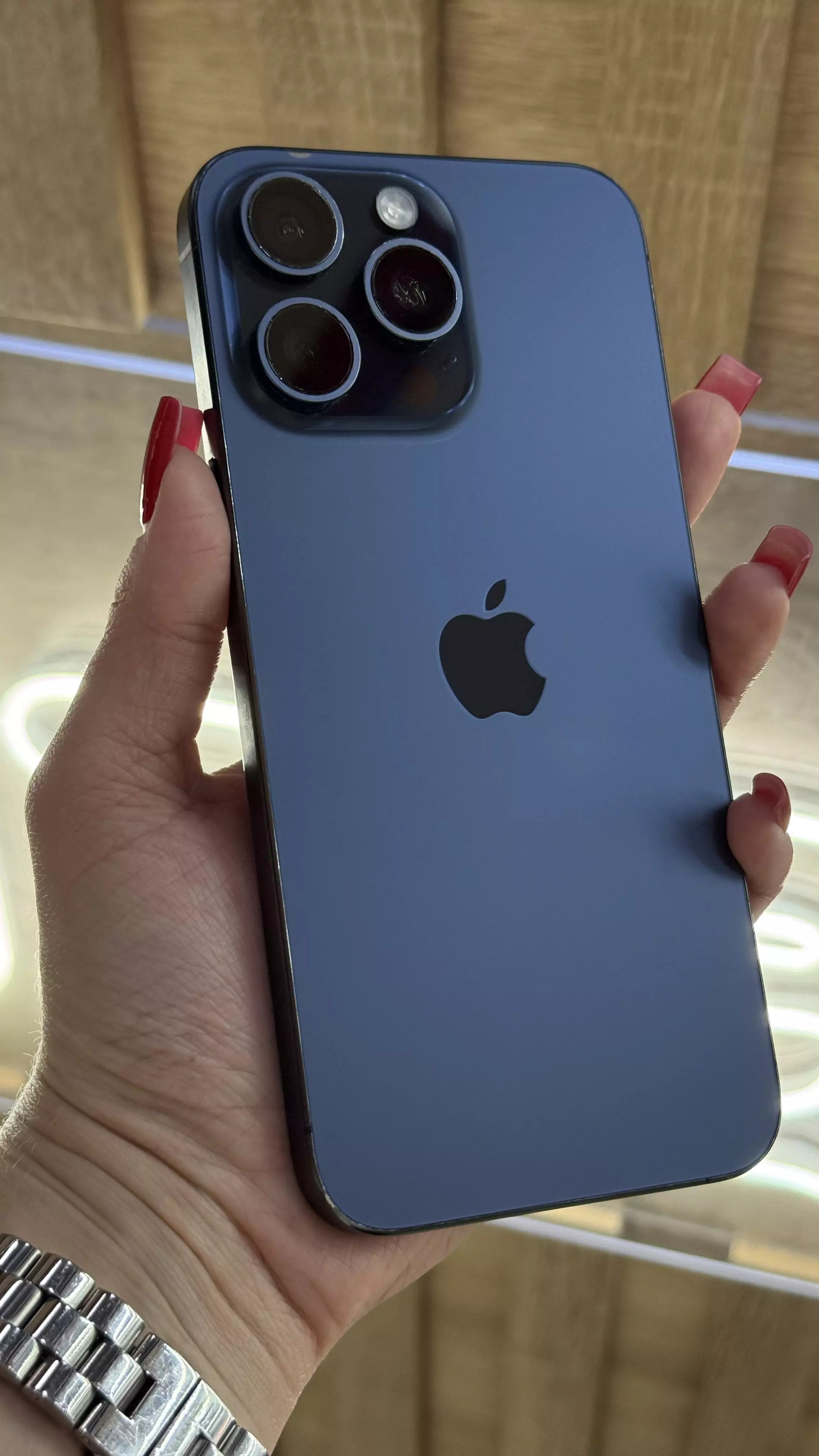 Б/У Apple iPhone 15 Pro Max 256gb синий