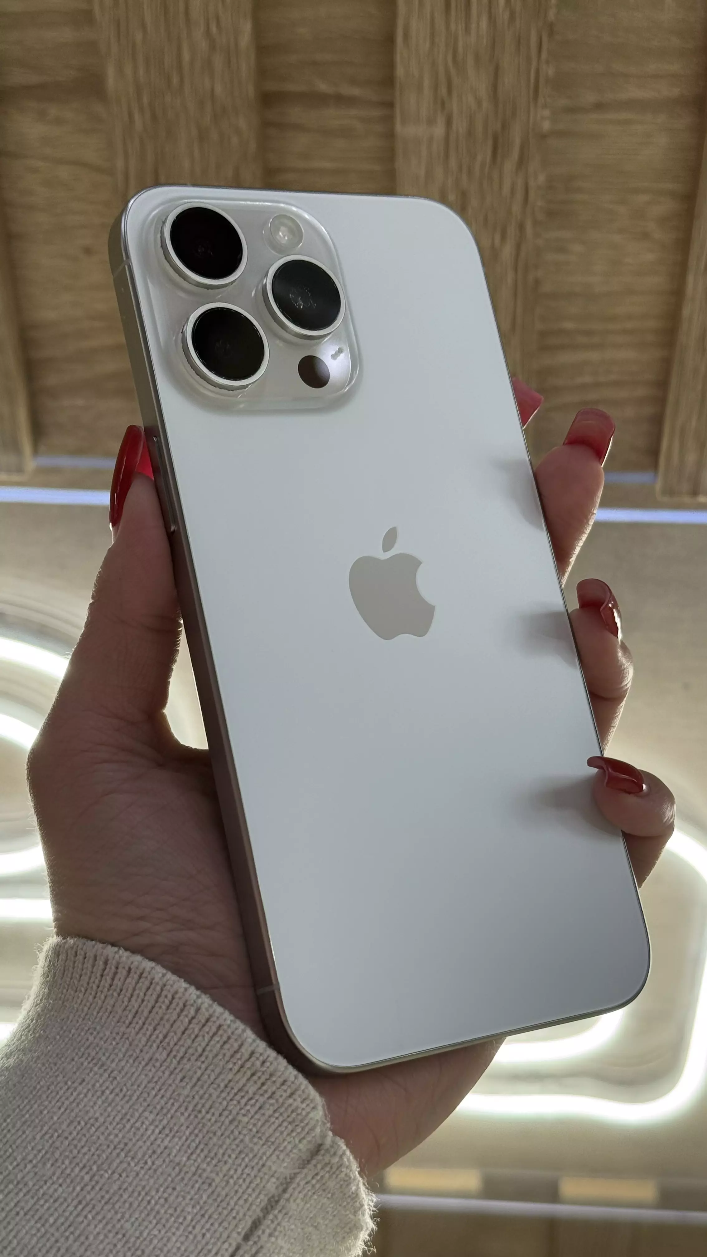 Б/У Apple iPhone 15 Pro Max 256gb белый