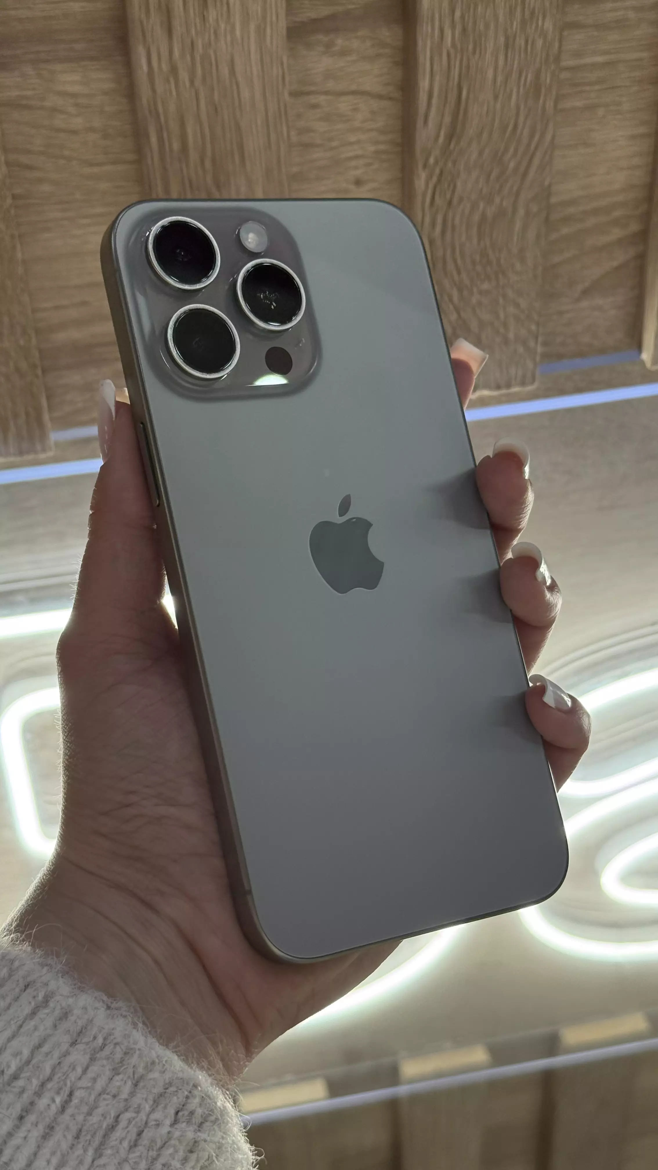 Б/У Apple iPhone 15 Pro Max 256gb серый